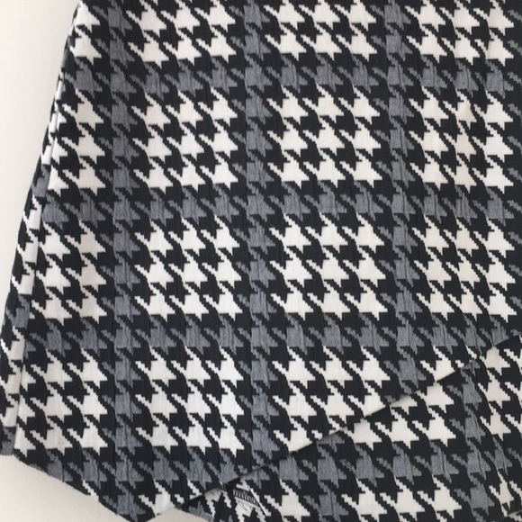Topshop houndstooth skort - Picture 2 of 3